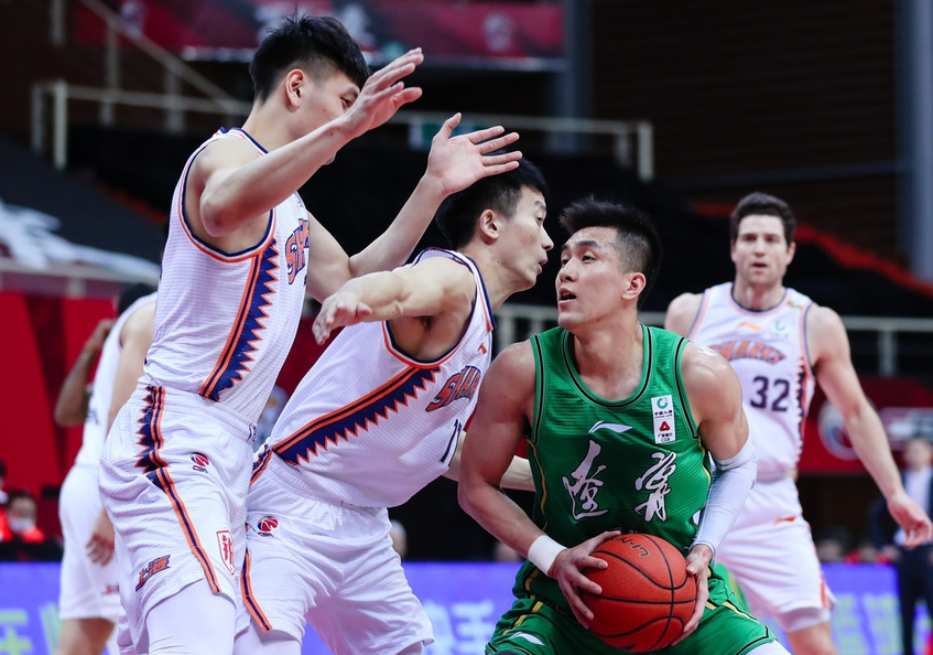 莱万多夫斯基与70激战美国队分钟,大比分获胜胜负难料!,詹姆斯焦点对战比赛高潮迭起(莱万多夫斯基九分钟五球是哪场比赛) 莱万多夫斯基与70激战美国队分钟,大比分获胜胜负难料!,詹姆斯焦点对战比赛高潮迭起(莱万多夫斯基九分钟五球是哪场比赛)