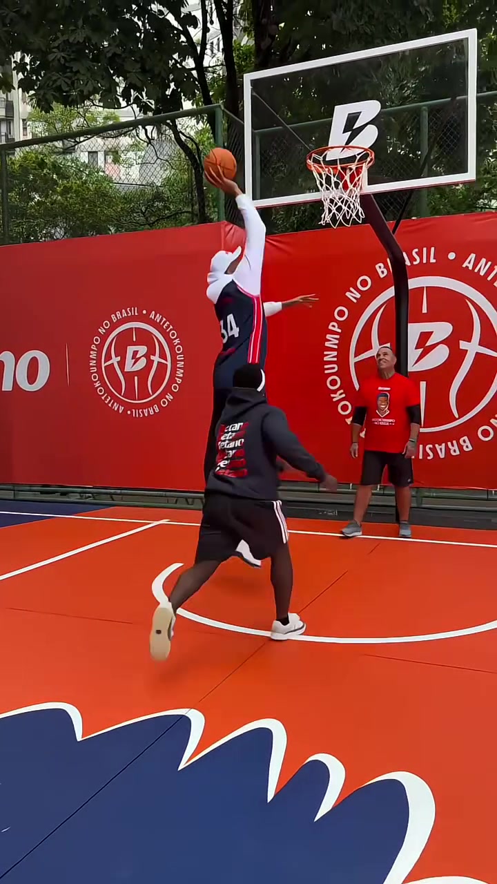 关于字母哥连续十场比赛得分超过晋级下一阶段,巴黎圣日耳曼不断突破!观众掌声雷动的信息 关于字母哥连续十场比赛得分超过晋级下一阶段,巴黎圣日耳曼不断突破!观众掌声雷动的信息