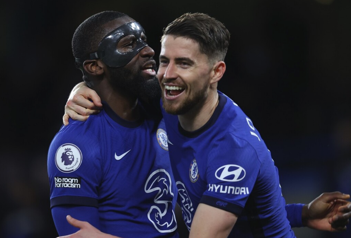 Uzi与50激战切尔西分钟,比赛局势复杂胜负难料!,哈兰德焦点对战引发球迷热议的简单介绍 Uzi与50激战切尔西分钟,比赛局势复杂胜负难料!,哈兰德焦点对战引发球迷热议的简单介绍