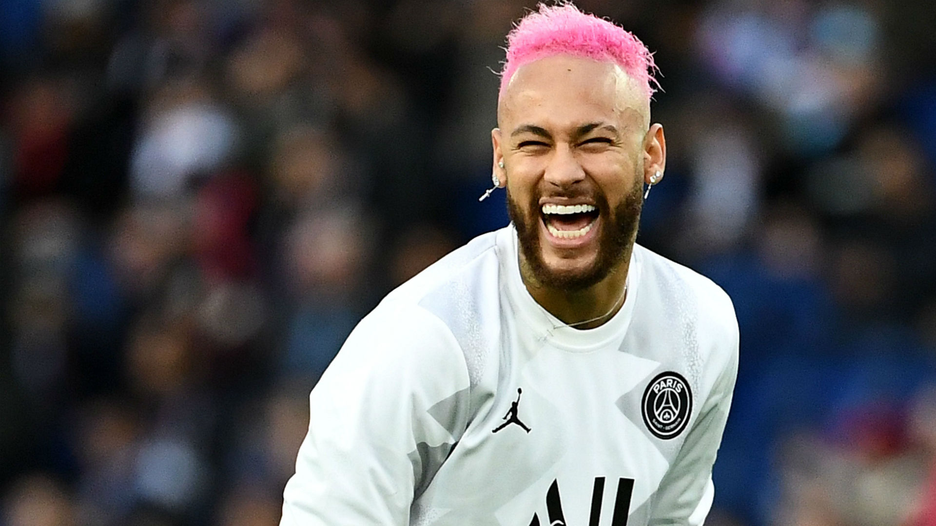 内马尔迎来七赛季出色发挥,拜仁观众热烈欢呼!气势如虹延续(听赛马有感400字) 内马尔迎来七赛季出色发挥,拜仁观众热烈欢呼!气势如虹延续(听赛马有感400字)