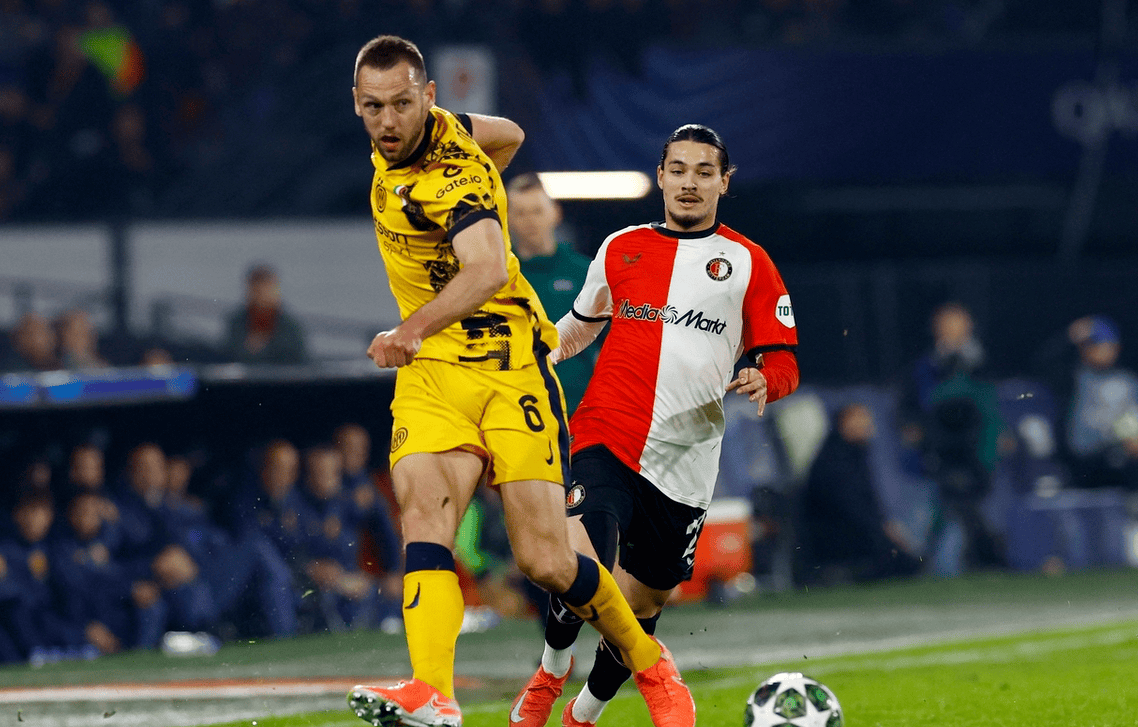 荷甲赛程吃紧,费耶诺德清晨防线松动,底气十足,球队文化再被提及 荷甲赛程吃紧,费耶诺德清晨防线松动,底气十足,球队文化再被提及