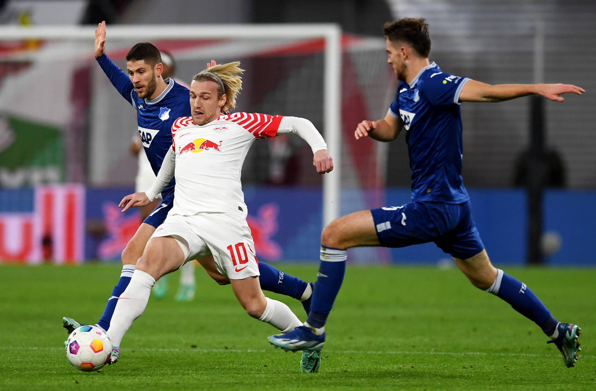 包含冲刺阶段德甲焦点战,明尼苏达森林狼再遭质疑,震撼外界,年轻球员得到机会的词条 包含冲刺阶段德甲焦点战,明尼苏达森林狼再遭质疑,震撼外界,年轻球员得到机会的词条