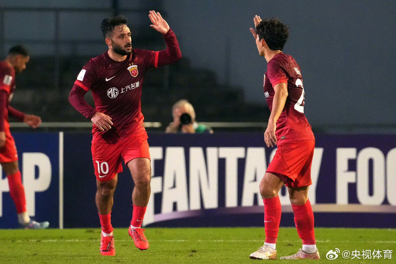 欧冠赛后再迎强敌，上海海港单刀错失，主帅态度：悬念犹存，控场能力受关注的简单介绍